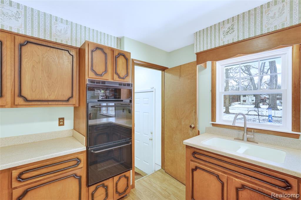 4021 Triwood Road, Bridgeport, MI 48722 — Photo 10