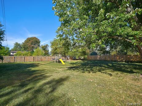 2496 Ketzler Dr, Flint, MI 48507 — Photo 33