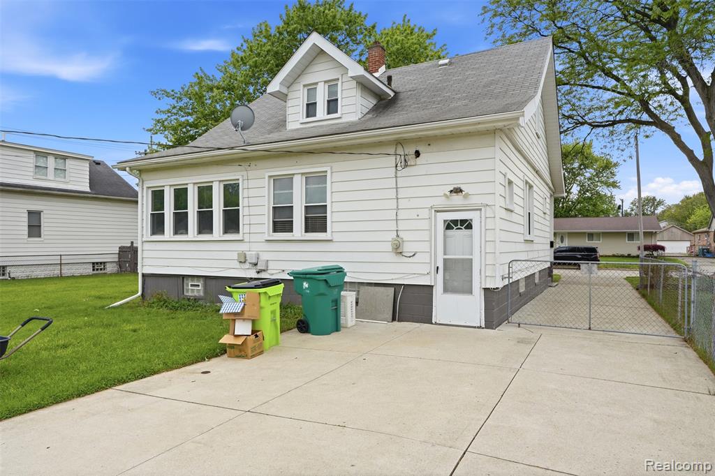 24248 Hayes Avenue, Eastpointe, MI 48021 — Photo 33