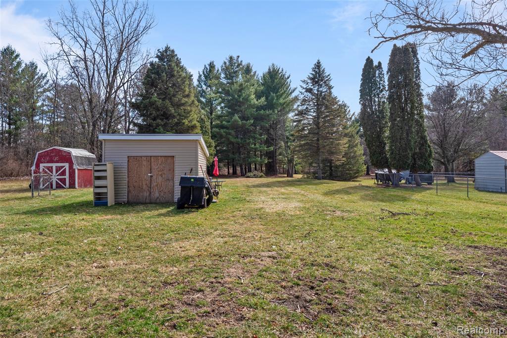 8150 Davison Road, Davison, MI 48423 — Photo 23