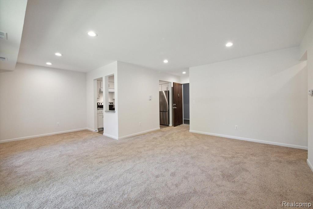 30535 W 14 MILE Road S, 16, Farmington Hills, MI 48334 — Photo 14