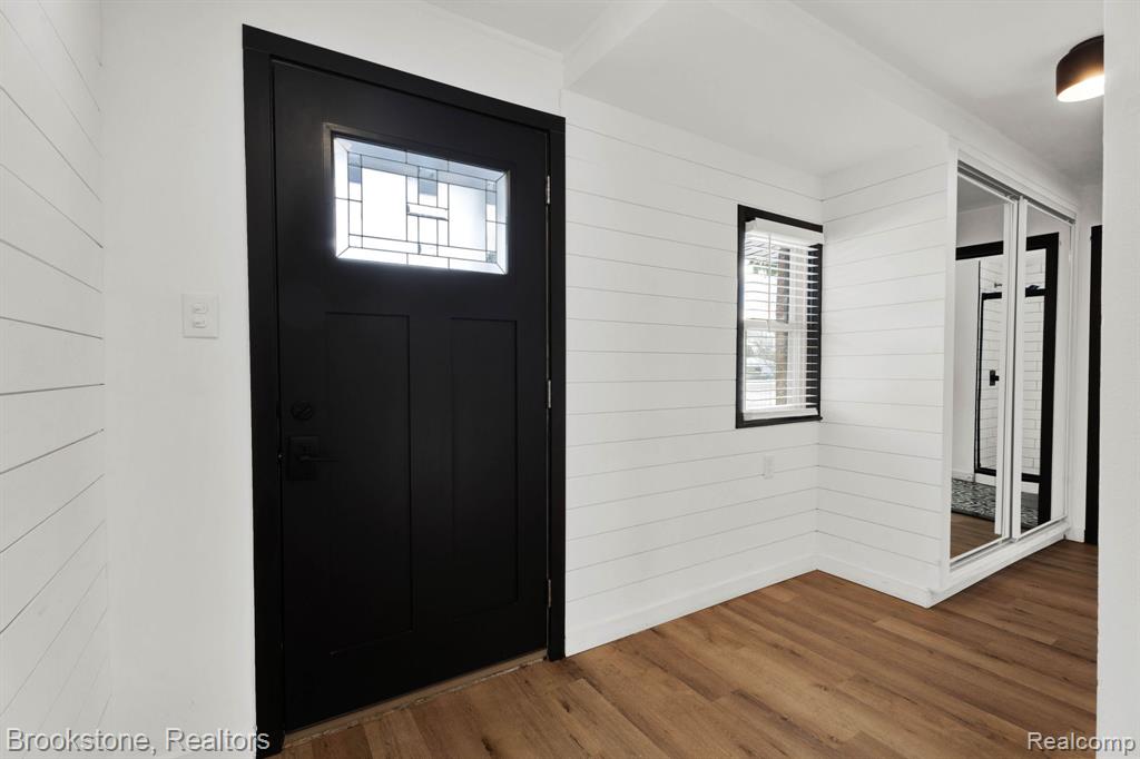 16046 W 13 Mile Road, Beverly Hills, MI 48025 — Photo 4