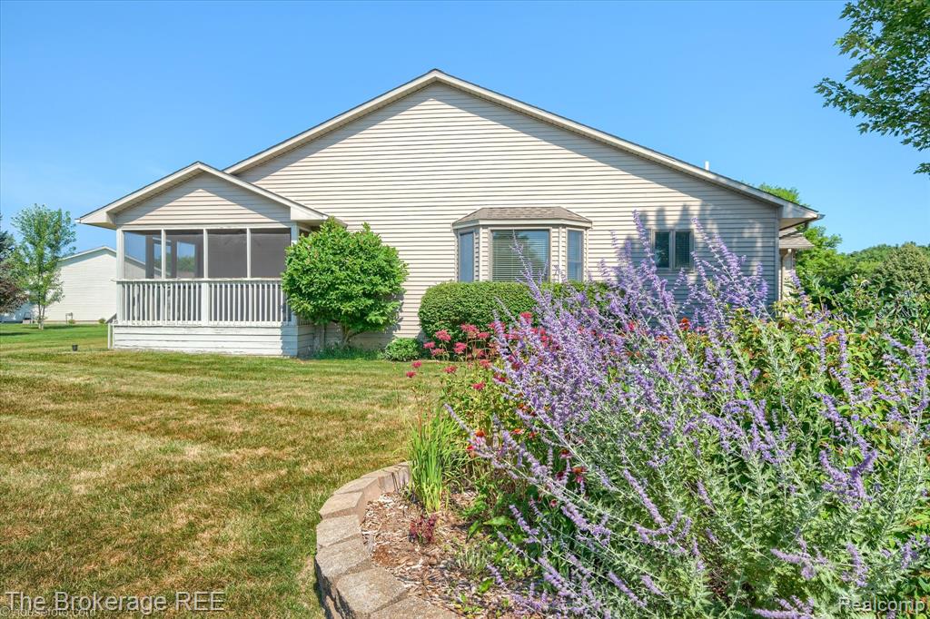 5930 Cross Creek Drive, 246, Swartz Creek, MI 48473 — Photo 4