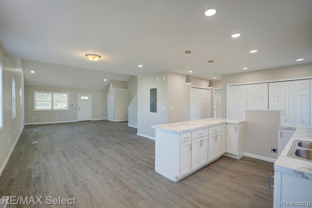 4196 BRISTOLWOOD Drive, Flint, MI 48507 — Photo 6