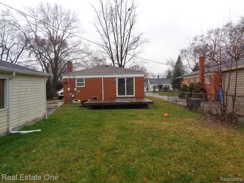 6446 CENTRALIA Street, Dearborn Heights, MI 48127 — Photo 14