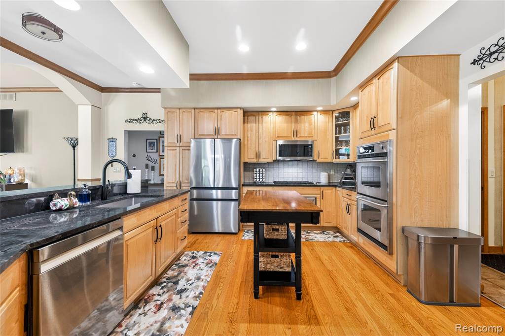 8454 Grays Drive, Grosse Ile, MI 48138 — Photo 10