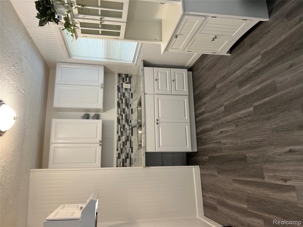 801 Hubbard Avenue, Flint, MI 48503 — Photo 2