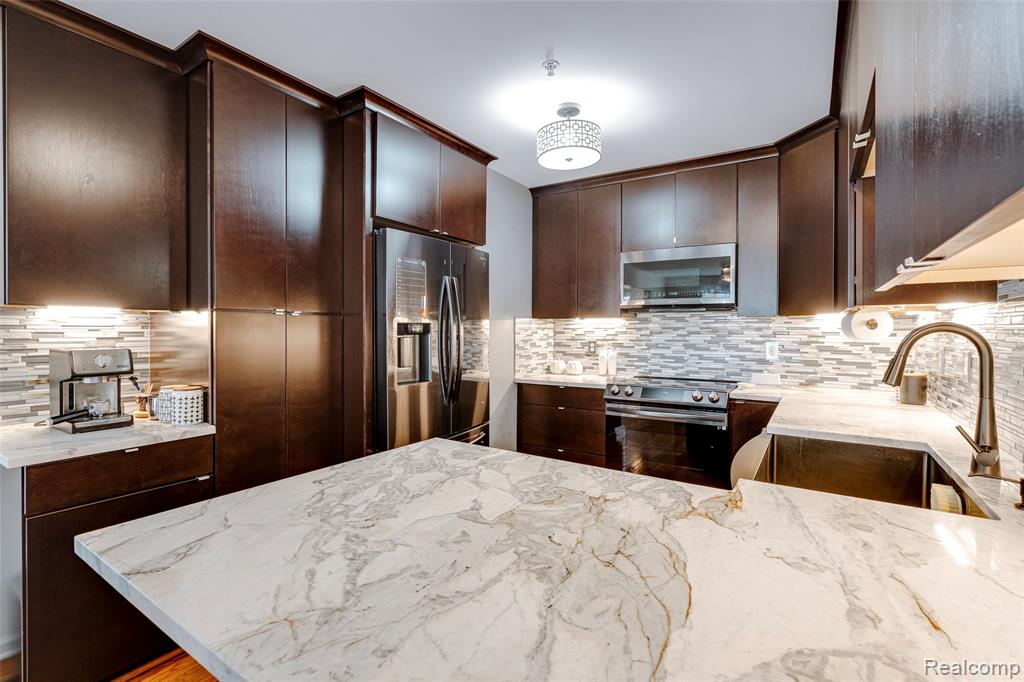 41643 Tera Lane, Novi, MI — Photo 17