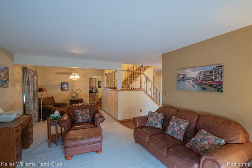 19170 Dawnshire Drive, Brownstown, MI 48193 — Photo 8