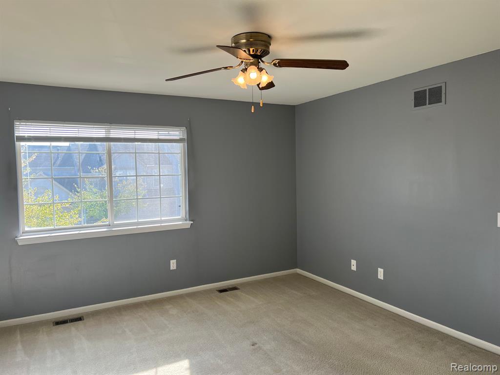 26652 KIRKWAY Drive, Woodhaven, MI 48183 — Photo 34