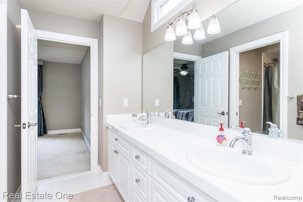 18090 Peninsula Way, Northville, MI 48168 — Photo 68