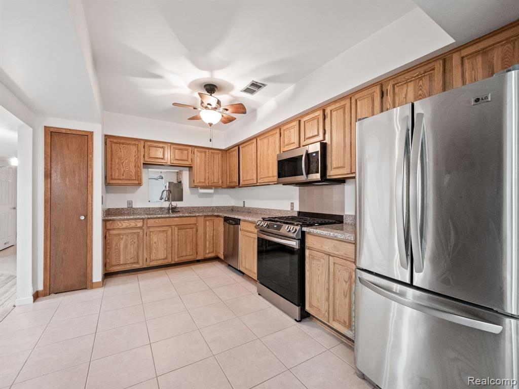 5270 Paula Crest, Commerce Twp, MI 48382 — Photo 11