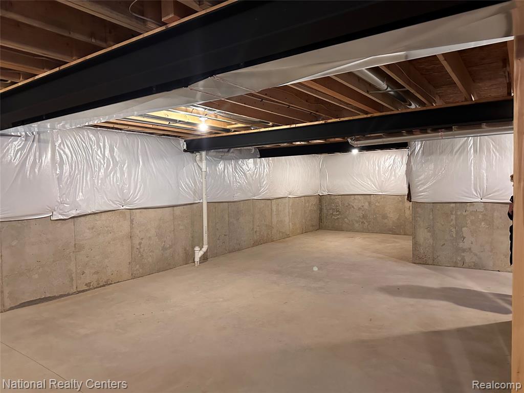 10392 Valley Creek Drive, Goodrich Vlg, MI — Photo 38