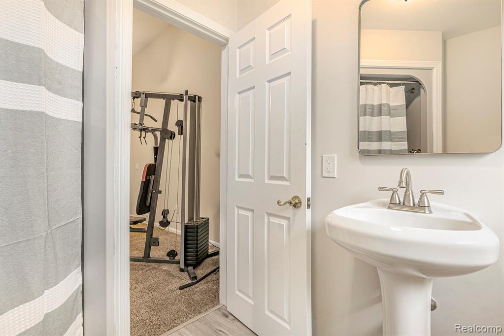 6140 Seymour Road, Swartz Creek, MI 48473 — Photo 33