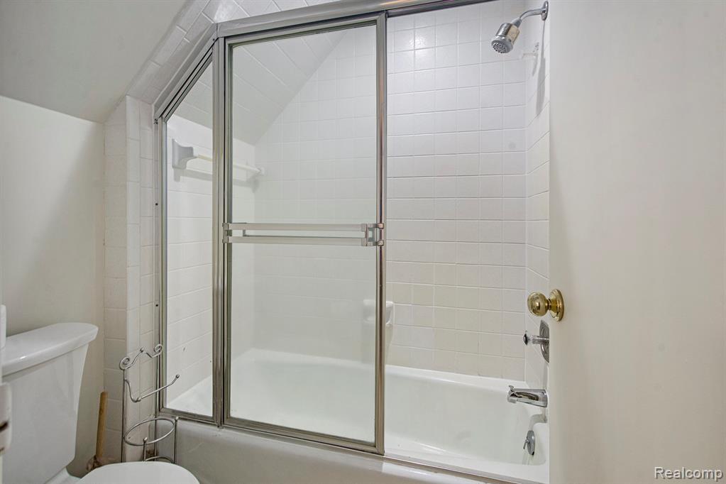 9818 BURNING TREE Drive, Grand Blanc, MI 48439 — Photo 37