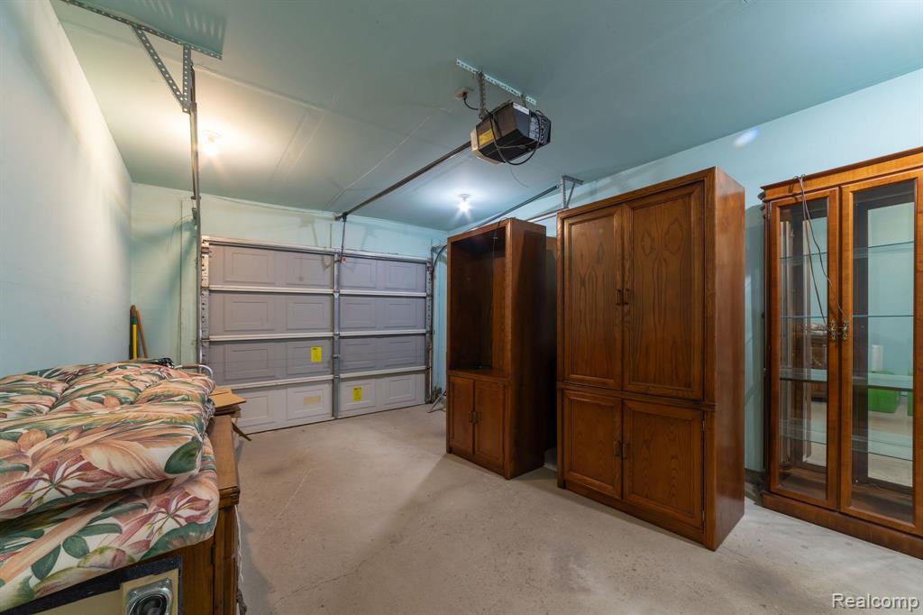 21345 BOXWOOD, Farmington Hills, MI 48336 — Photo 29