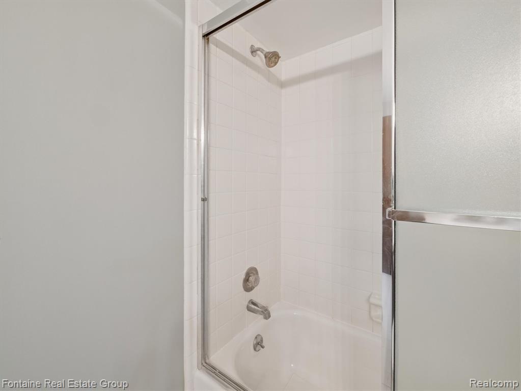 48124 Colony Farm Circle, Plymouth, MI 48170 — Photo 31
