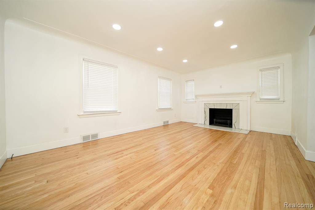 243 Newport Street, Detroit, MI 48215 — Photo 12