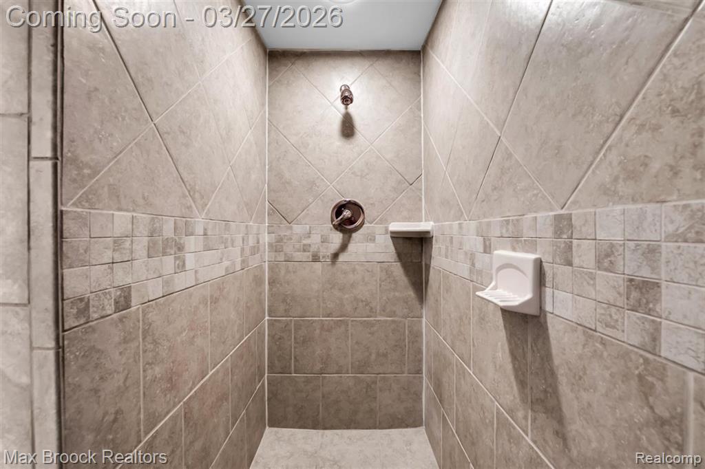 1086 Williamson Circle, Pontiac, MI 48340 — Photo 43
