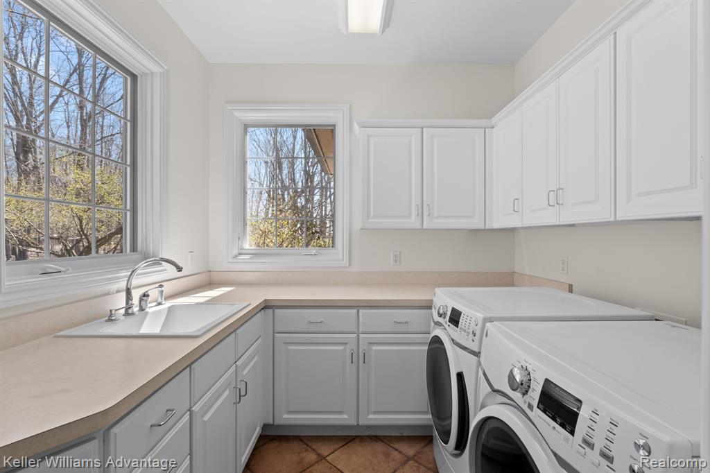 2026 HUNTERS CREEK Drive, Ypsilanti, MI 48198 — Photo 26
