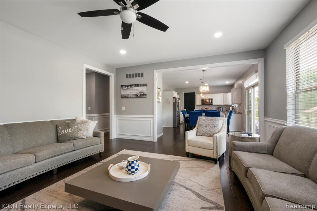 884 Grandview Drive, Commerce Twp, MI 48390 — Photo 8