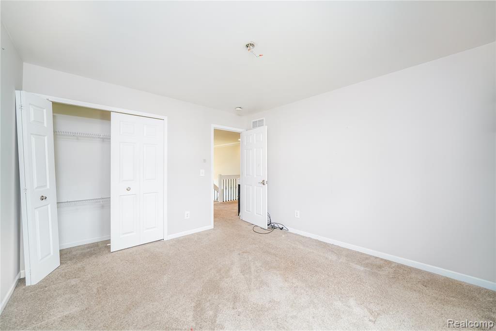 42105 Dorchester Court, Clinton Twp, MI 48038 — Photo 16