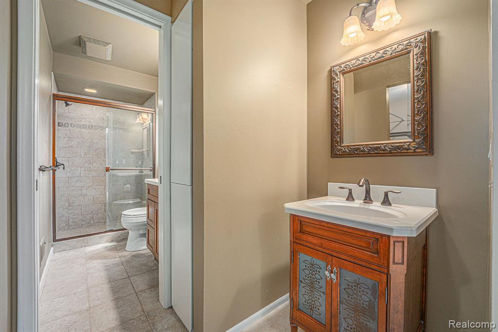 8165 Holcomb Road, Clarkston, MI 48348 — Photo 22