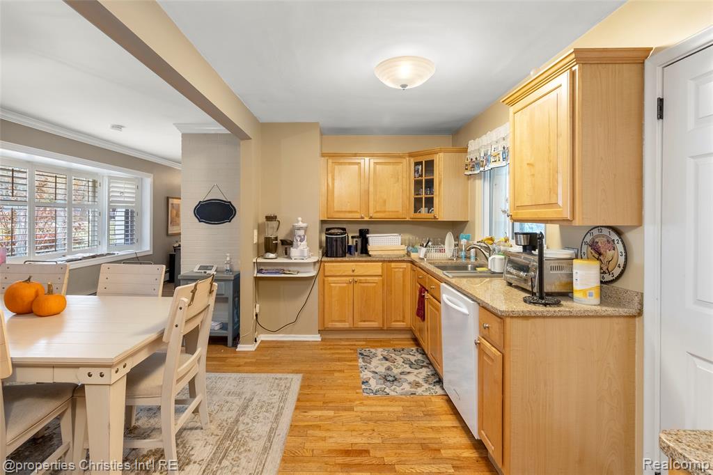 16219 Elizabeth Street, Beverly Hills, MI 48025 — Photo 7
