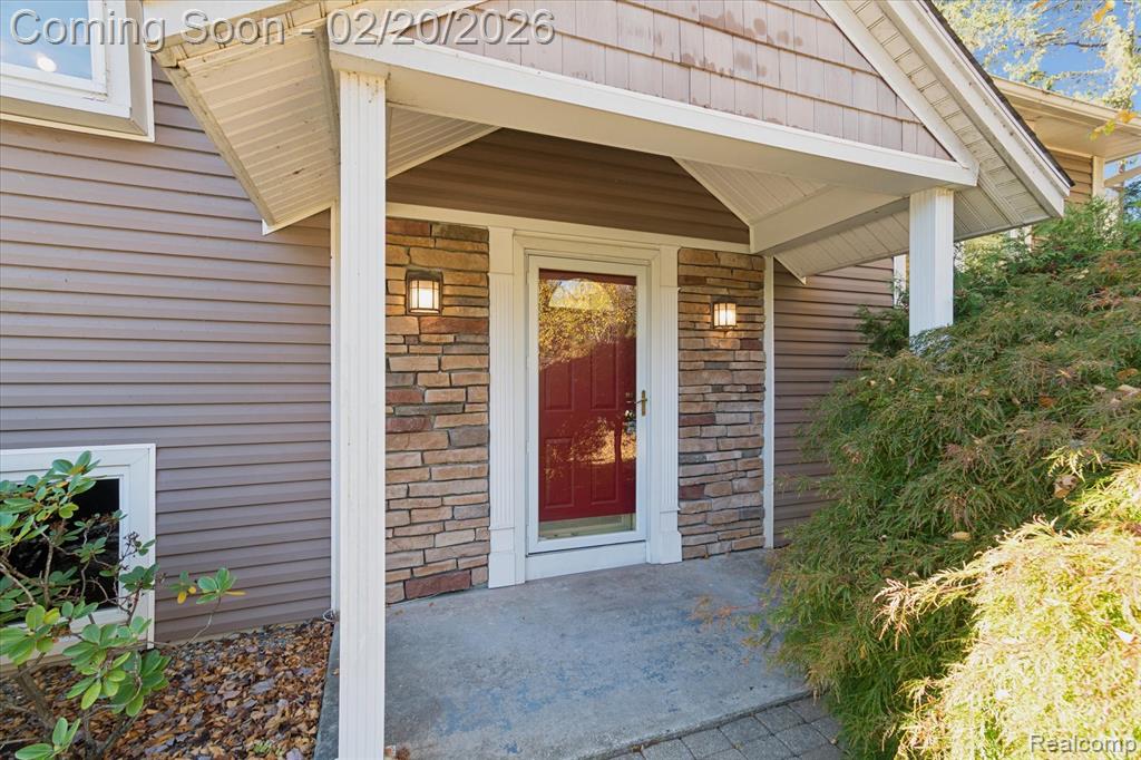 541 Crystalia Street, Commerce Twp, MI 48382 — Photo 4