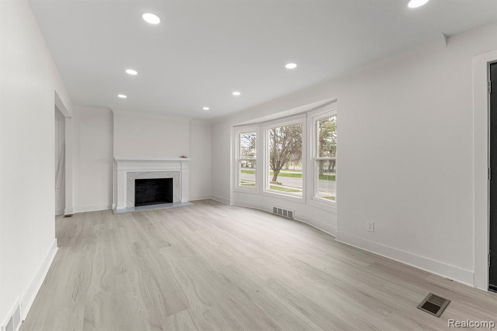 529 N MILITARY Street, Dearborn, MI 48124 — Photo 2