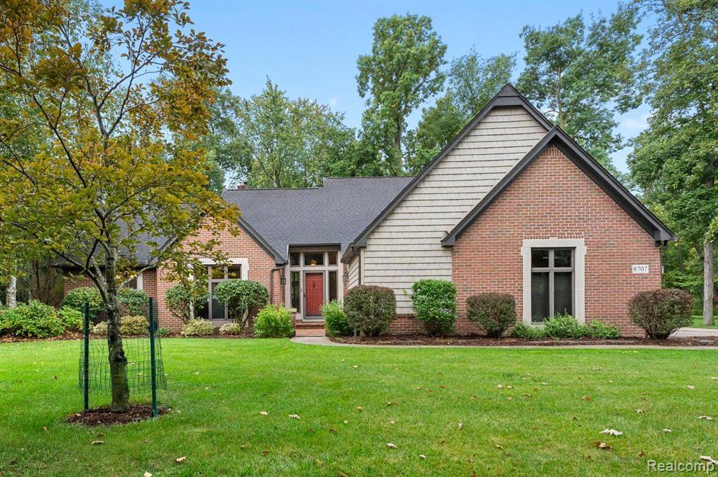 8707 VOIGT Avenue, Grosse Ile, MI 48138 — Photo 3