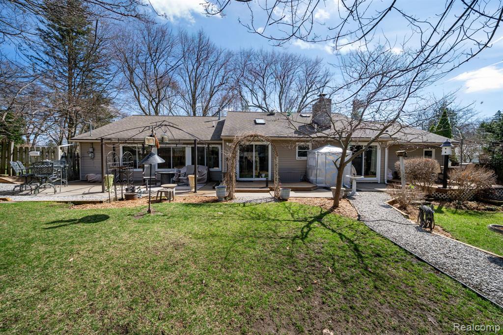 2941 Silverhill Drive, Waterford, MI 48329 — Photo 42