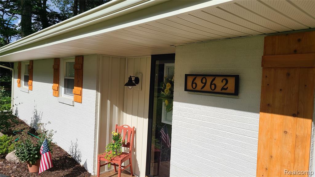 6962 Stockport Drive, Lambertville, MI 48144 — Photo 3