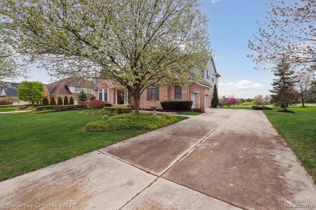 45653 TOURNAMENT Drive, Northville, MI 48168 — Photo 3
