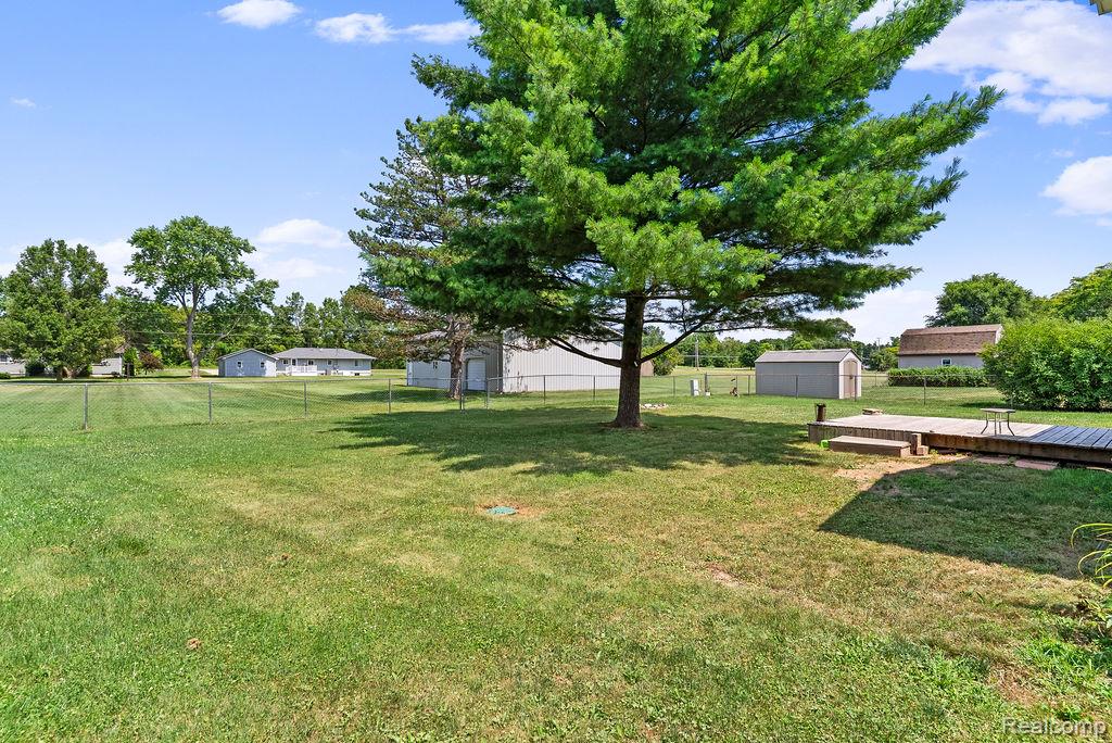 9328 Elaine Drive, Swartz Creek, MI 48473 — Photo 35