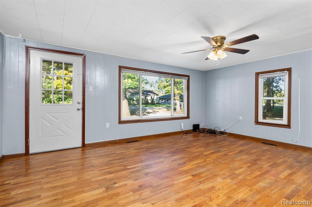 917 LOWELL Avenue, Jackson, MI 49202 — Photo 6