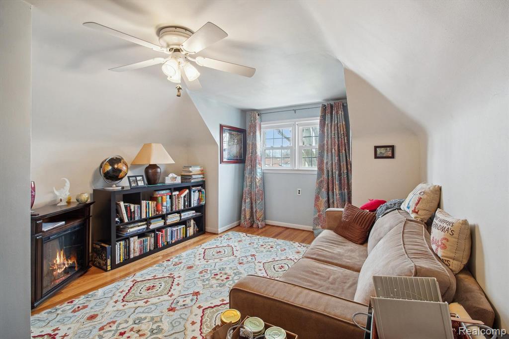 944 NEW YORK Avenue, Lincoln Park, MI 48146 — Photo 18