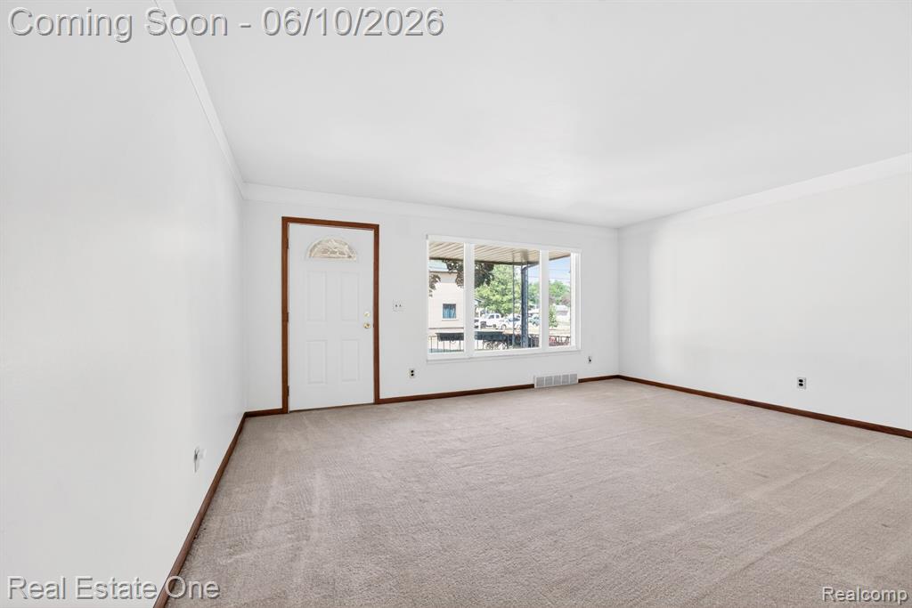 9421 Pine Street, Taylor, MI 48180 — Photo 4
