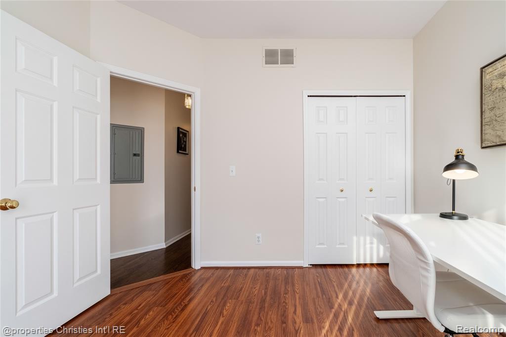 25558 Portico Lane, Novi, MI — Photo 19
