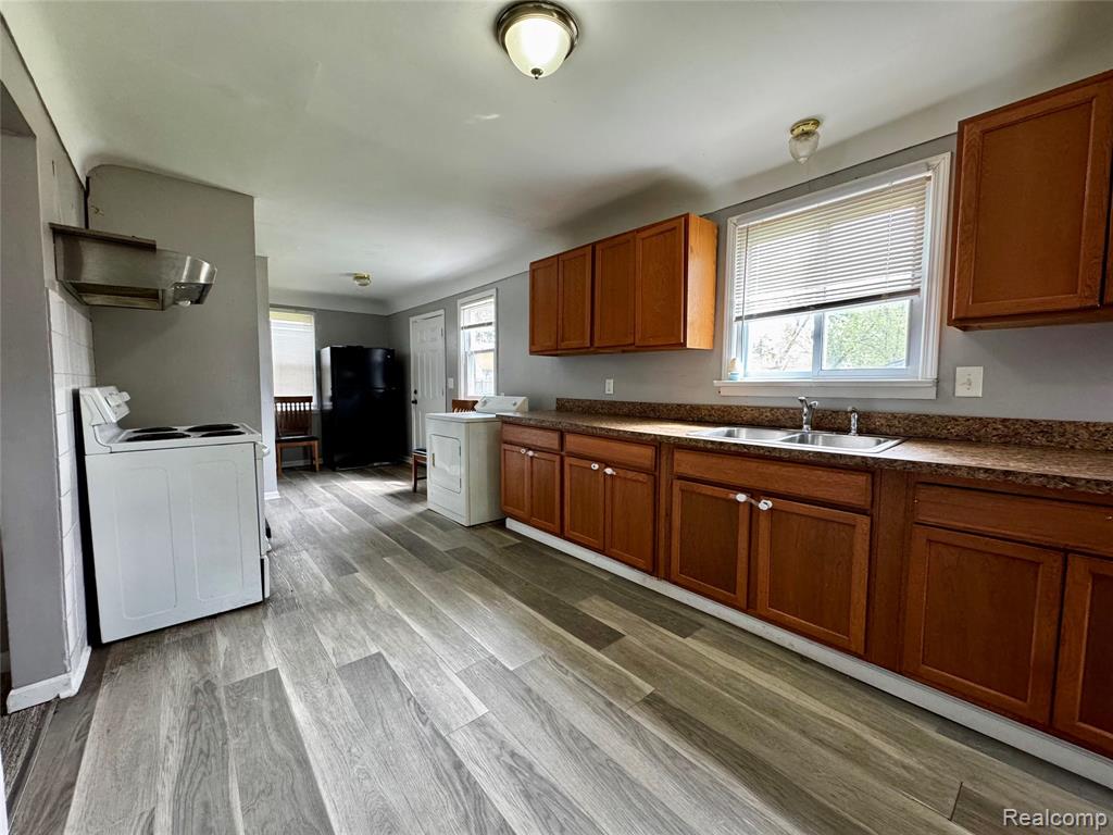 8045 Cadillac Avenue, Warren, MI 48089 — Photo 13