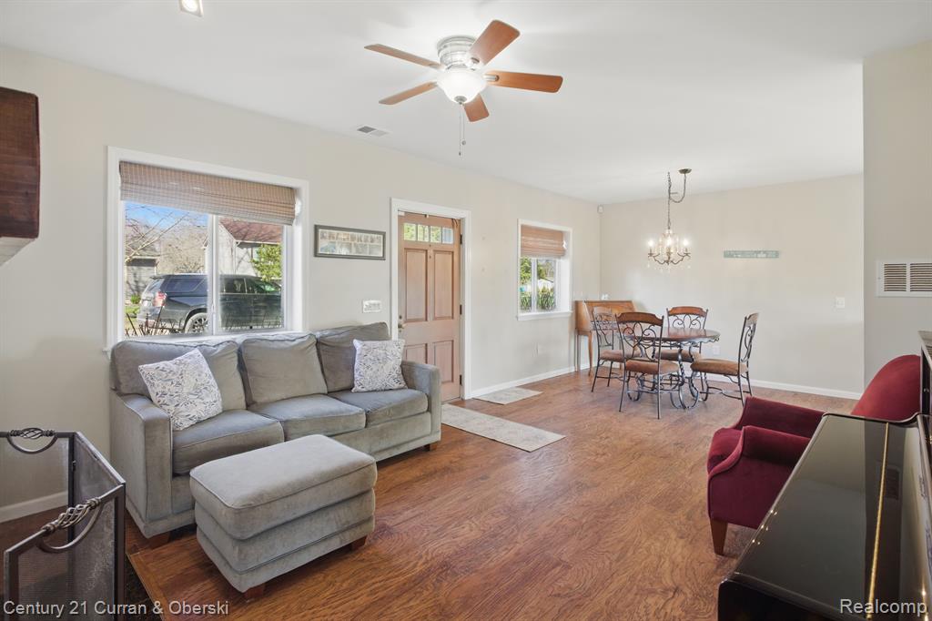 6084 BROCKWAY Street, Commerce Twp, MI 48382 — Photo 5