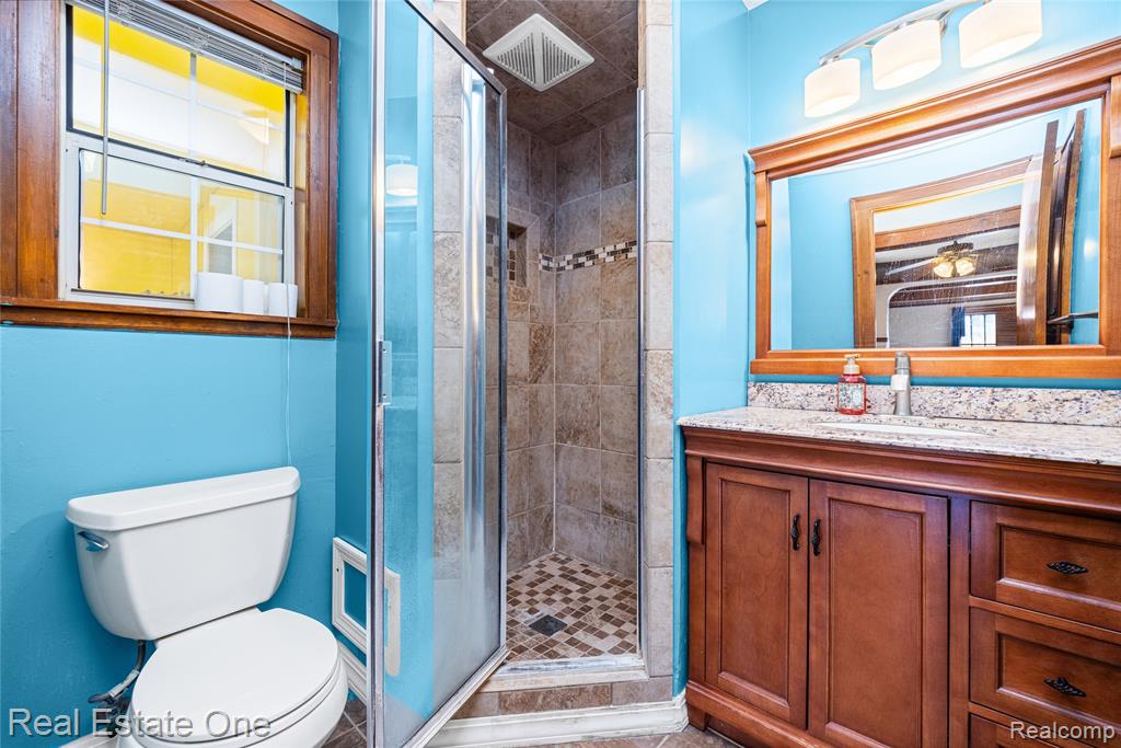 4058 Lomley Avenue, Waterford, MI 48329 — Photo 17