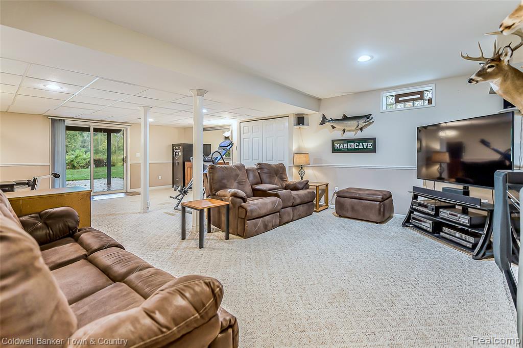 9305 Appleview Court, Brighton, MI 48116 — Photo 37
