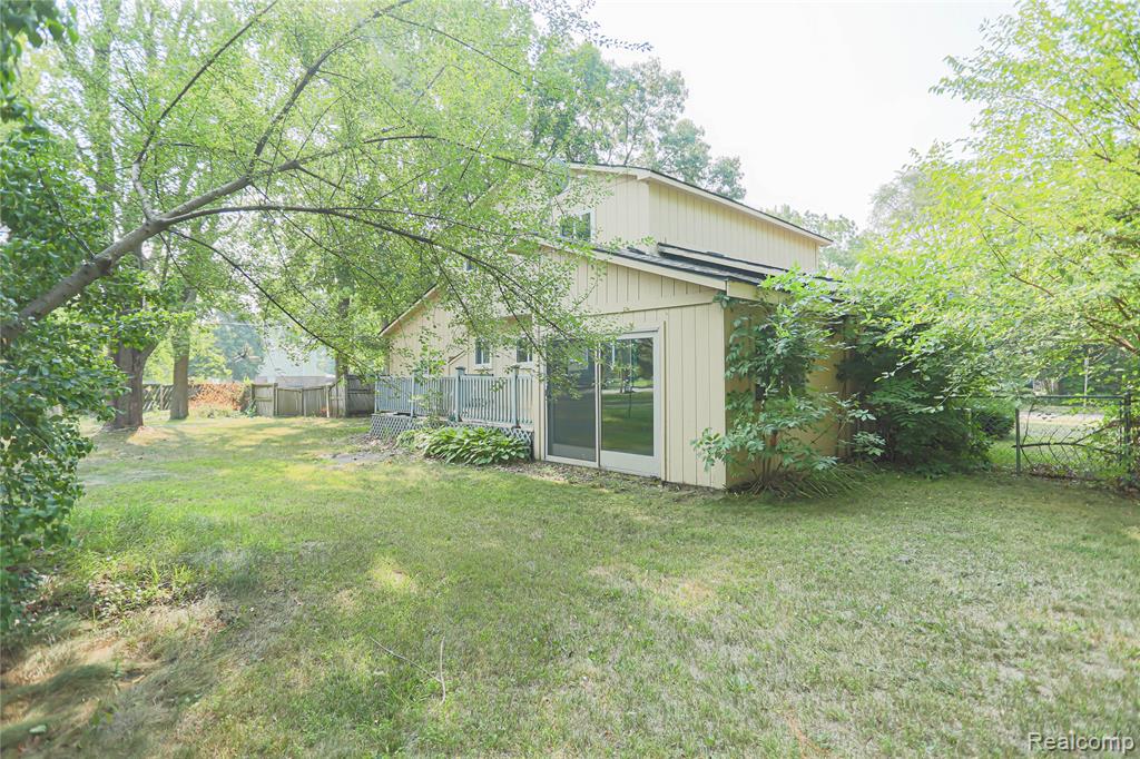 7014 Marco Drive, Waterford, MI 48327 — Photo 8