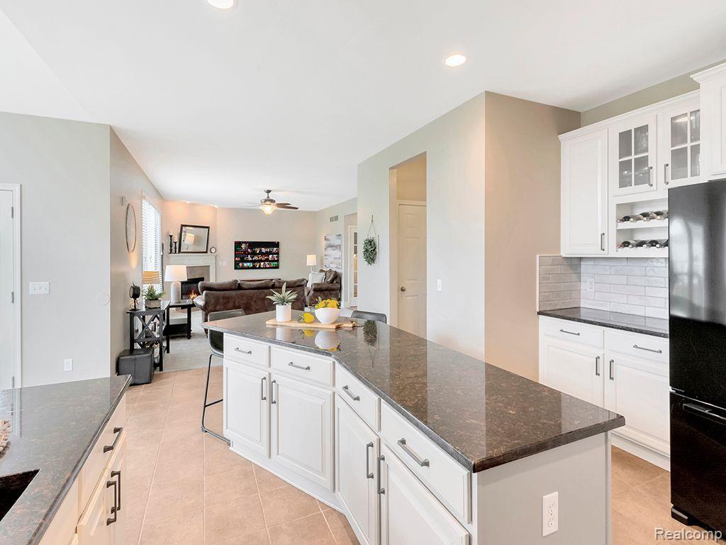 26317 SHUMANS Way, South Lyon, MI 48178 — Photo 17