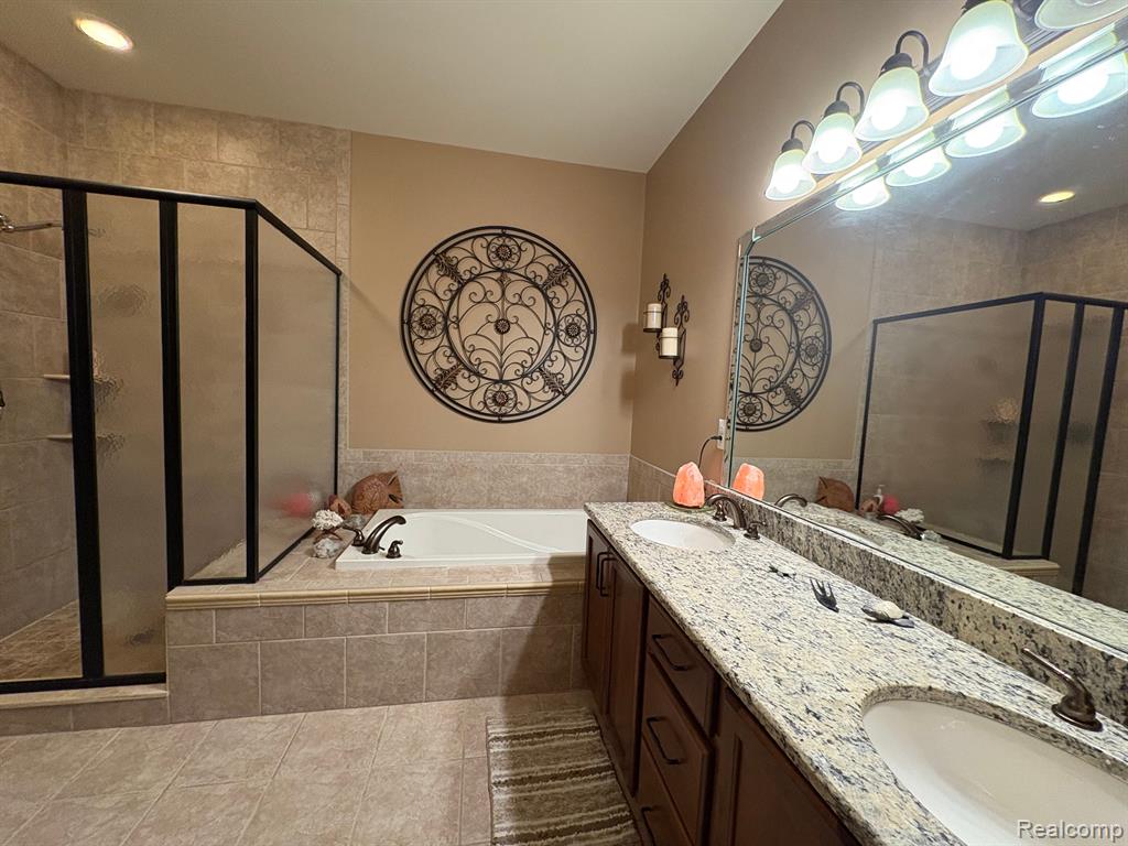 40462 Juniper Ct, Clinton Twp, MI 48036 — Photo 12