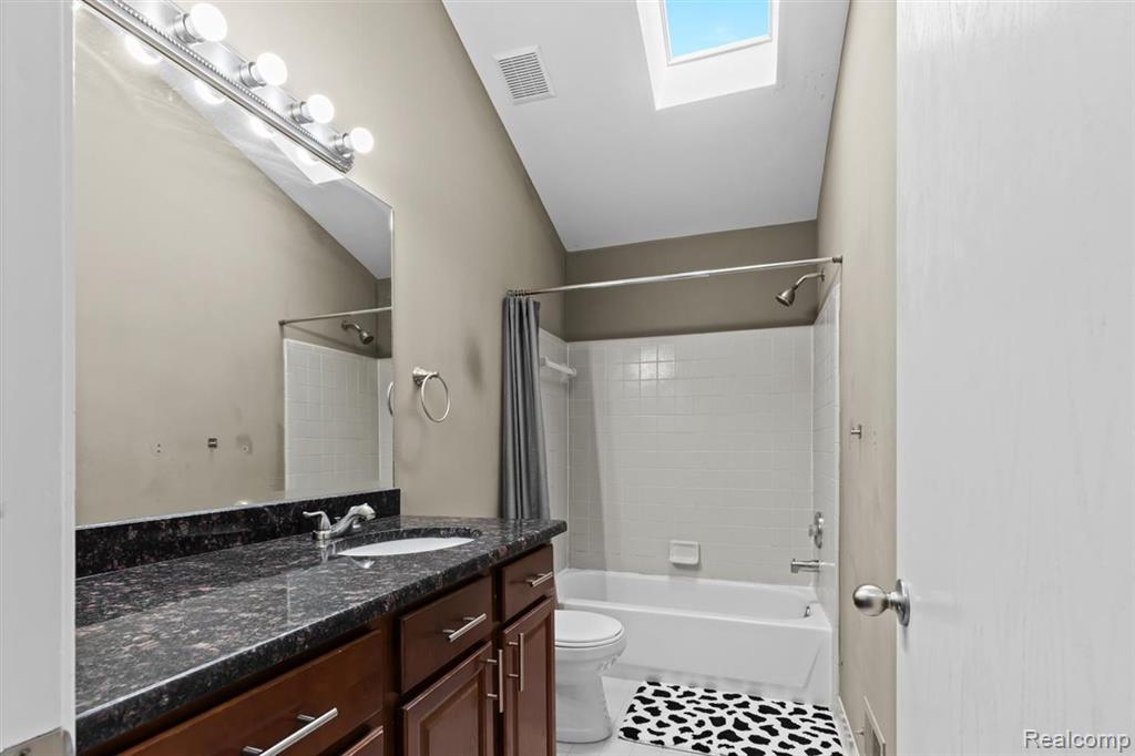 44808 Rivergate Drive, Clinton Twp, MI 48038 — Photo 31