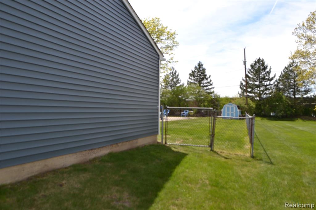 5448 FAIRVIEW Drive, Grand Blanc, MI 48439 — Photo 36