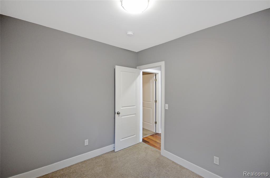 2253 Gladstone Street, Detroit, MI 48206 — Photo 35