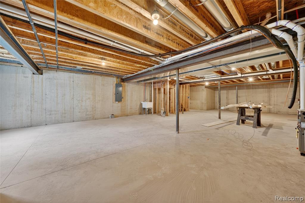 24784 Ashley Court, Redford, MI 48239 — Photo 36